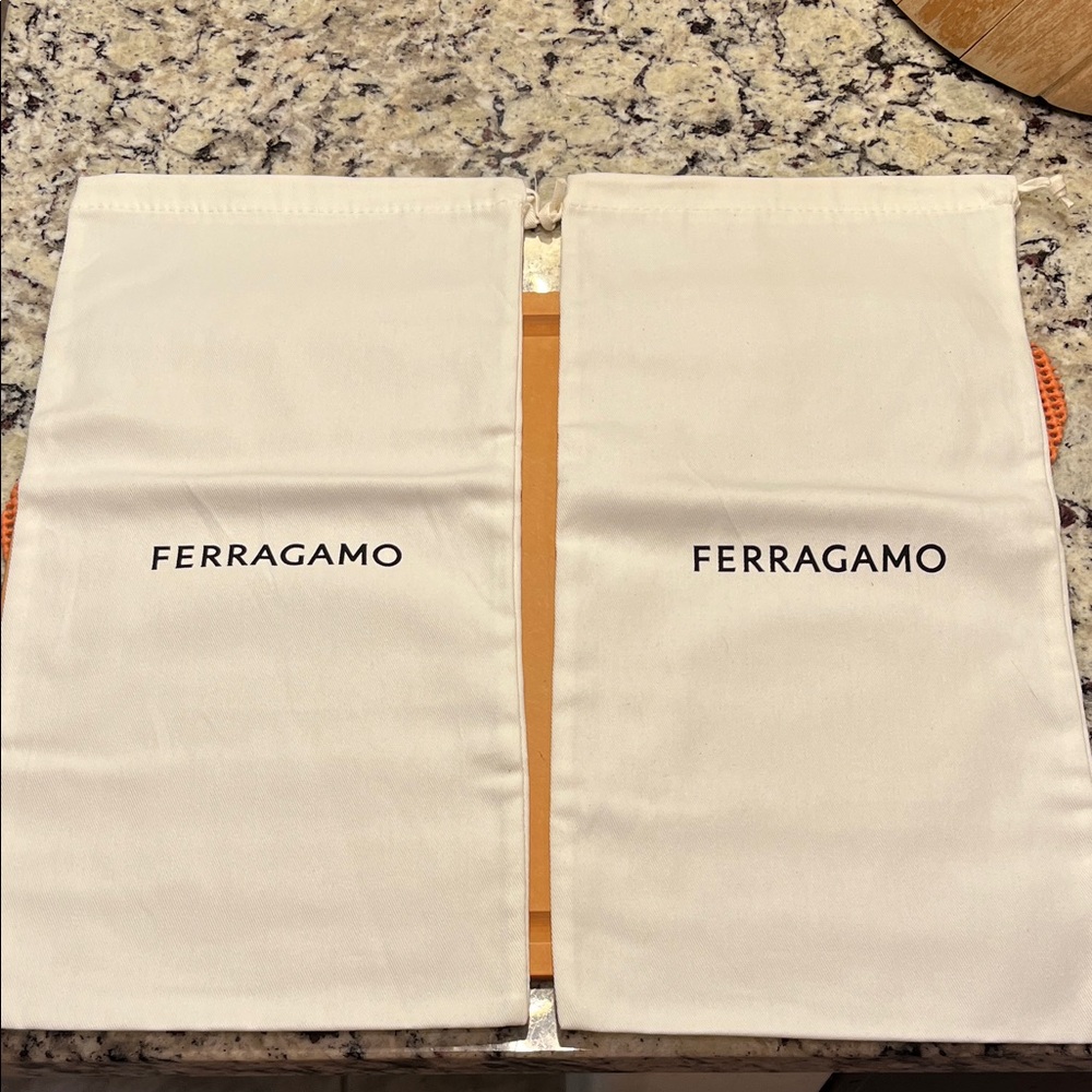 Salvatore Ferragamo Cream Dust Bag with Black Logo - Picture 2 of 6